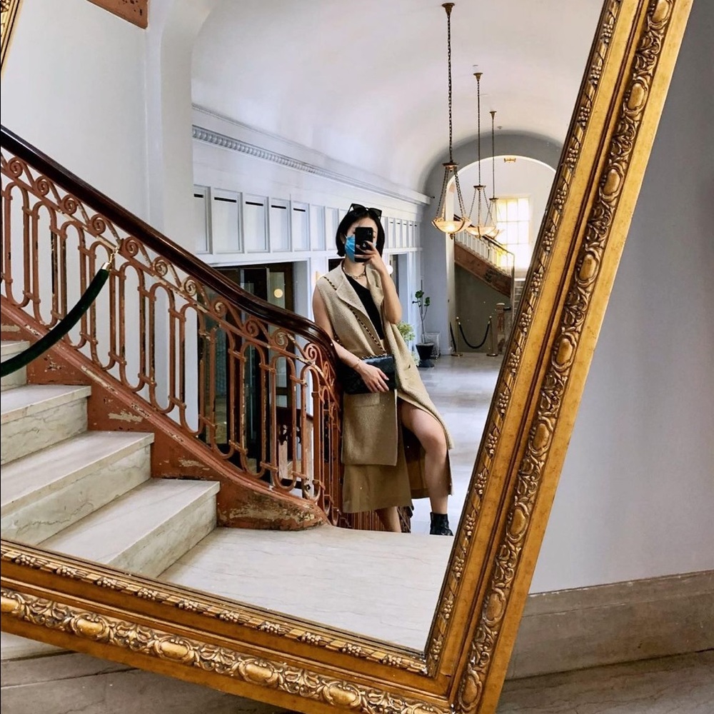 Long beige cardigan vest with pockets